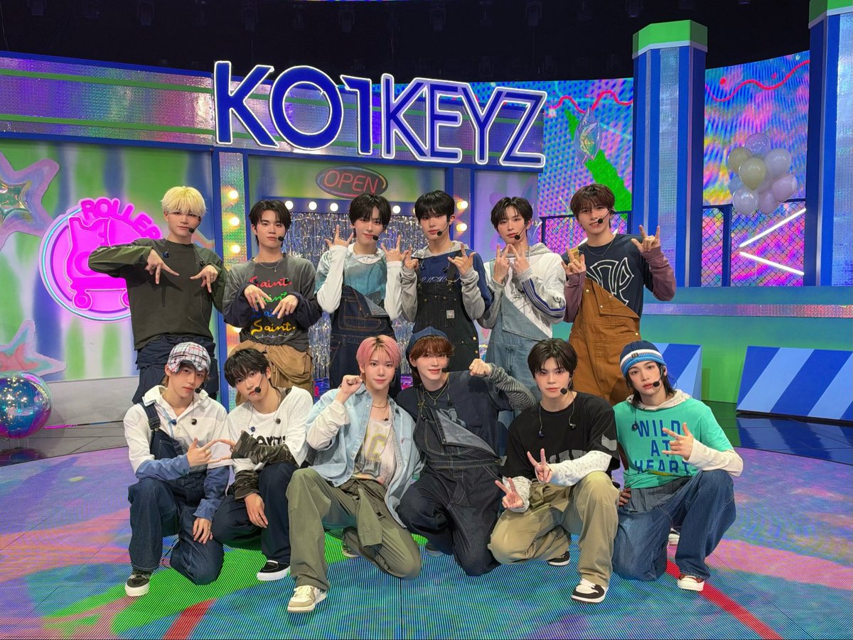 ao76185059's tweet photo. KO1KEYZ 1週目の活動お疲れさま👏🏻 💫
毎日朝早くから遅くまで頑張ってくれて最高のパフォ届けてくれてありがとう🫶🏻︎💗たくさんの衣装を準備してもらえて、豪華なセットで音楽番組に出させてもらえる。全部全部当たり前じゃない🥲本当に感謝🥲それに応えられるようにKO1LYも頑張るよ❕❕ https://t.co/LLPsCWFm2Q