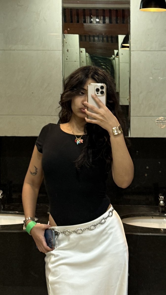 meetapersecond's tweet photo. shitposting on twitter can take you places truly. went to one of the most exclusive ‘not networking’ events in blr and the people, the food, the vibes everything was tooo good 🤌
also mightve stolen a little souvenir sorry not sorry 😋 https://t.co/D5LmCfqIl9