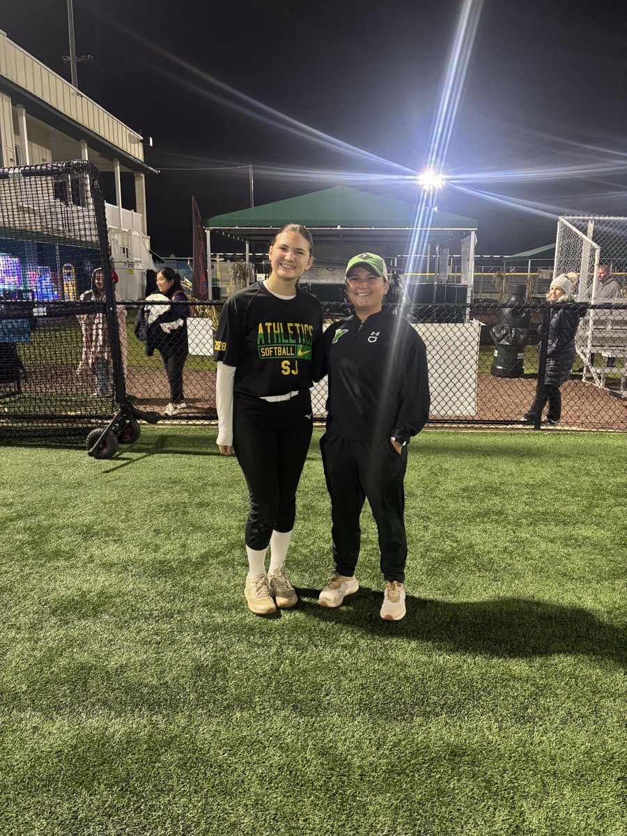 LilaGreen_2028's tweet photo. Had a great time at the PGF camp Friday night. @YCPSoftball @SwatSoftball_ https://t.co/f0URq4ed2C