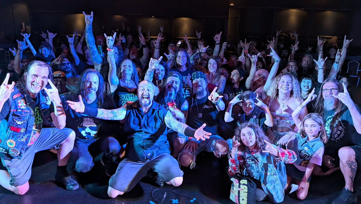 PISSINGRAZORS's tweet photo. HAMMERED ‘EM IN HAWAII 🤘🏼
TY Damien Boynton &amp; Chelsea Hardman, Graham &amp; Lorne Warne, Mosh Play Live, the bands, the kickass fans, Razor Nation, &amp; most especially Gabe &amp; Jenn Orozco, Jeannean McMillan-Braden &amp; Logan Braden, Laurie, Melissa, &amp; Bobby. MAHALO 🤟🏼
Joe, Mat, Geo, Eddy https://t.co/DwHNlxwFpS