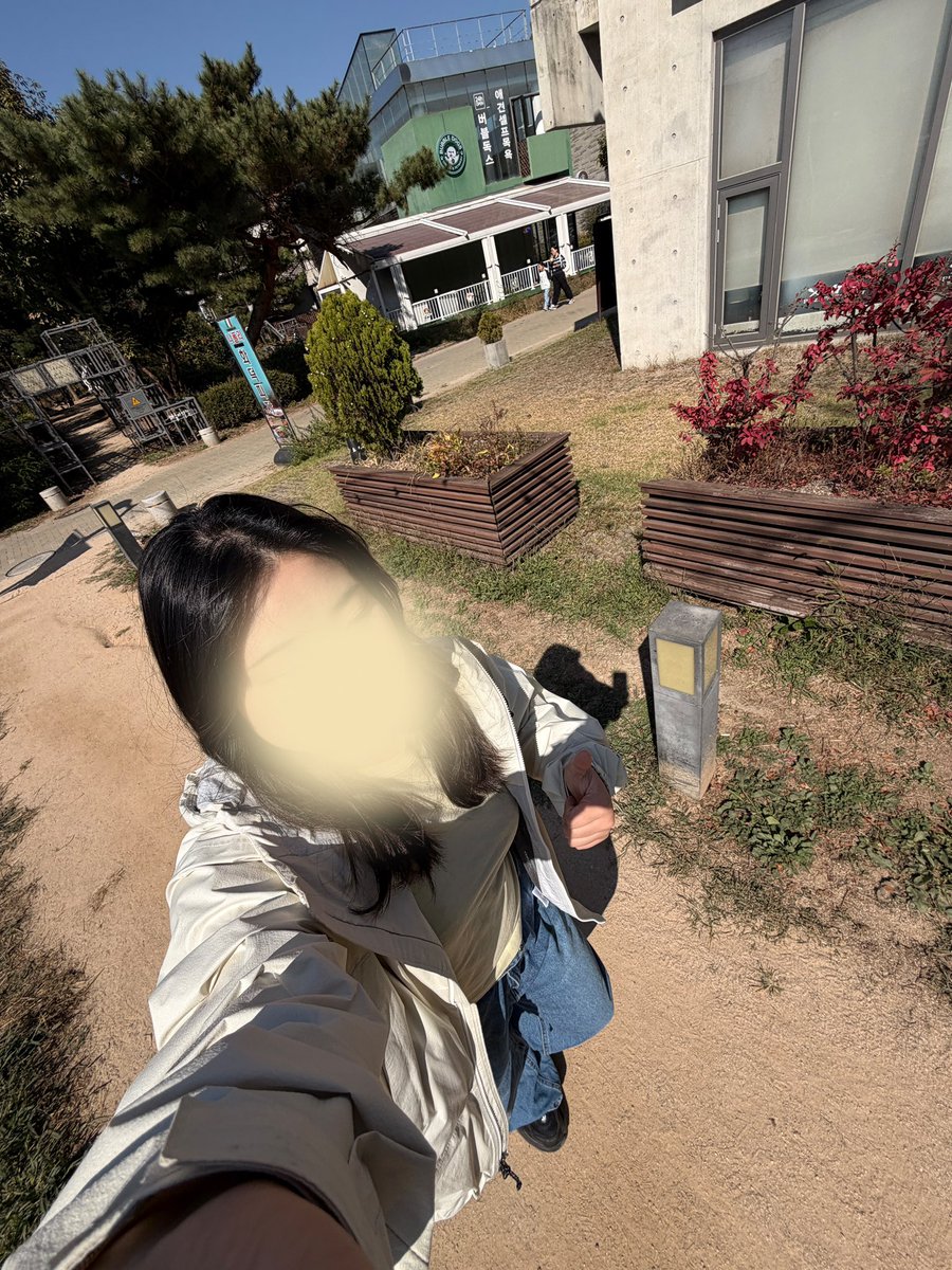 reson_nance's tweet photo. 수제햄북스딱스깔끔하게먹기자격증보유자.
어쩌다보니 같은 위치에서 출긍샷찍음 https://t.co/E3Vvn25oRH