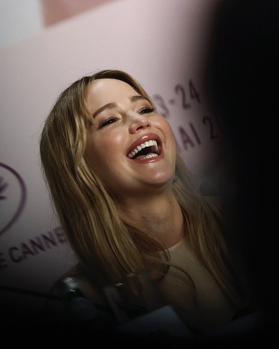 lawrencefiles's tweet photo. woke up thinking about jennifer lawrence’s smile https://t.co/rtkbmDi9UK