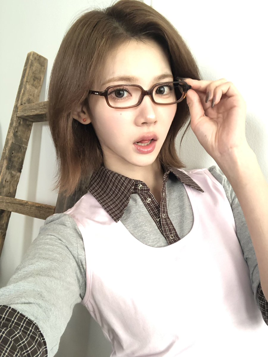 kangbucciarati's tweet photo. 아 진짜 고집세고 좀 괴짜커플♡일 것 같아서 개좋음 https://t.co/zXDbjjFp3y