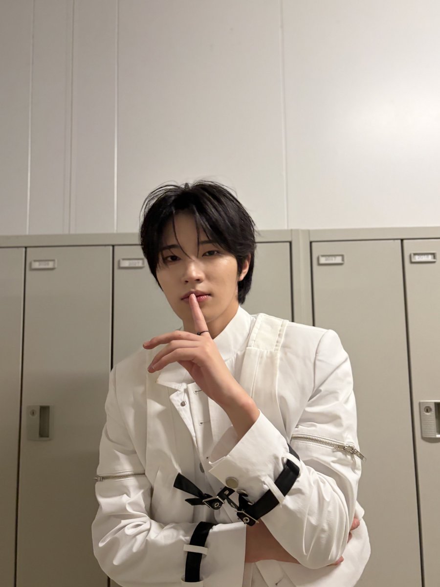 AEN_now's tweet photo. 🤍🐺

#AEN #에이엔
#HARUTO #하루토
#メロト #메로토 https://t.co/7ltsko0tCl