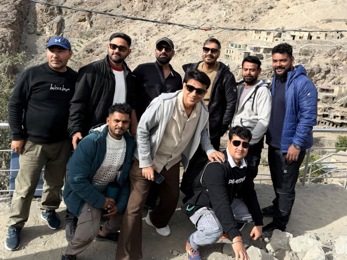 Fearless_Nitin's tweet photo. Exclusive 

CHAUHAAN SHOOT BEGINS IN LADAKH!  🔥

Mass Maharaja #AjayDevgn
is back in action with his team in the rugged mountains of Kargil, Ladakh! 

PATHAANON SE KEHNA, CHAUHAAN AA RAHA HAI! 💣🔥

1 OCTOBER 2027 — MARK THE DATE 

#Chauhaan #AjayDevgn https://t.co/NJc8rIMV8Z