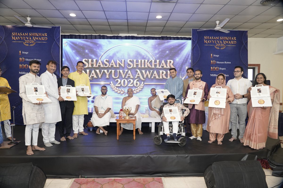 arpitsinger's tweet photo. An honour that humbles, a recognition that deepens my resolve.

Truly blessed to receive the Shasan Shikhar Navyuva Award from Shabdteerth Parivar today, in the divine nishra of Pravachan Shikhar Param Pujya Acharya Shri Mahabodhisurishwarji Maharaja and Param Pujya Shri Tirthpremvijayji Maharaja.

The award was graciously presented to me by Shri Lalit Gandhi, Chairman (Minister of State), JMDFC and National President of the All India Jain Minority Federation (AIJMF).

It is deeply humbling to see my small efforts in the fields of Jain research, Jain music and Jain literature being recognised. Whatever little I have been able to contribute to the preservation and propagation of our glorious Jinshasan is only through the grace of Shasan Dev, the blessings of Gurubhagwants, and the encouragement of those who continue to inspire this journey.

My heartfelt gratitude to Shasan Dev, the revered Gurubhagwants and the entire Shabdteerth Parivar for this affection and recognition. May this honour inspire me to do more, learn more, and serve the Jinshasan with greater sincerity, humility and dedication.
