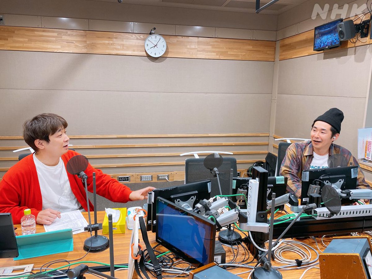 nhk_radirer's tweet photo. 本日も3時間お聴きいただきありがとうございました✨

今夜のらじらー！サンデーは「NHK ONE らじる★らじる」の聴き逃しサービスで1週間何度でも聴くことが出来ます 📻🎧

👇🏻聴き逃し配信
https://t.co/yjdkIc5EFe
🔻アプリ
https://t.co/9CjZt15iPS
#nhkらじらー https://t.co/a4jEcMyGm5