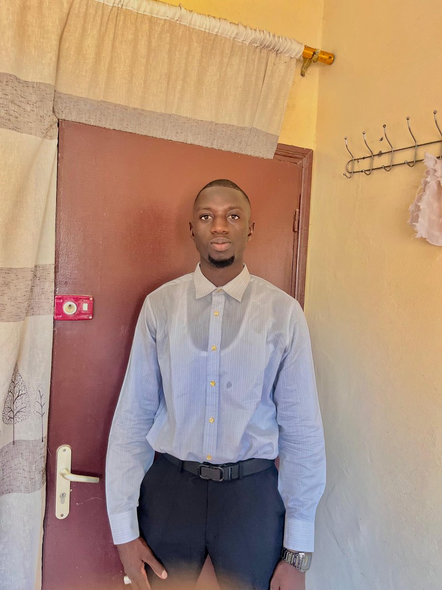 Niane1818V's tweet photo. 🚨PERSONNE DISPARUE depuis 15 jours 
AIDEZ-NOUS À LE RETROUVER
1. Informations sur la personne:
Nom : Lamine Faye
Âge : Jeune adulte
Sexe : Homme
Taille : Environ 1,80 m
Corpulence : Mince
Teint : Noir 
 Lieu : Ouest-Foire, Dakar.
numéros :
78 214 29 98
70 811 26 34
76 299 14 61 https://t.co/RXgHewBA9I