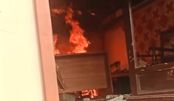 jihadwatchRS's tweet photo. Pakistan: Over 35 Christian families flee their homes after Muslim mob burns Christian’s home and shop

The Muslim mob is trying to “strike terror in the enemies of Allah” (Qur’an 8:60), as well as, most likely, to gain some material advantage from victimizing Kamran Masih.

Read more at the link in the next post.