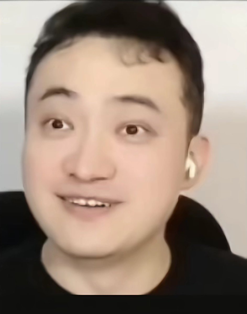 wingyyy498's tweet photo. 邵艾伦还是没有悟透真正的“薄肌理论”。

最后还得是孙割，一语点破本质：

AI 化。

未来真正的健康管理，不只是练出一身薄肌，而是让 AI 长期理解你的身体状态、生活习惯和压力变化，在问题出现之前尽可能提前干预。

薄肌是表面，AI 化才是下一步。 https://t.co/pEoQsnvdqV