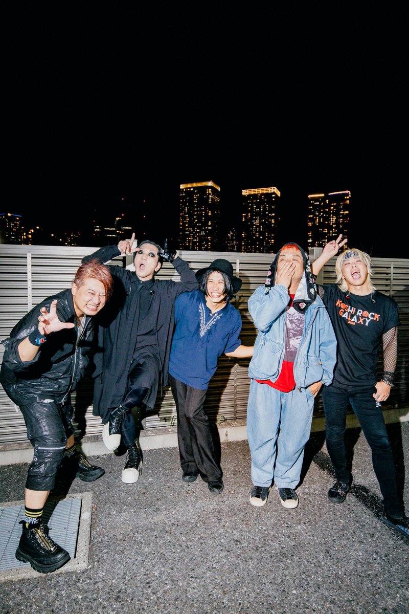 YAGI_MICHAEL's tweet photo. 10/11  ROTTENGRAFFTY

KOSHIROCK GALAXY2026
dustbox

ダストの大事な日。
今回も一緒にあの空間にいれた事が最高でした。
ありがとうございました😊

すぐ出てしまったけどまたゆっくり！

photo @kawado_photo https://t.co/FfcNqbWNUn
