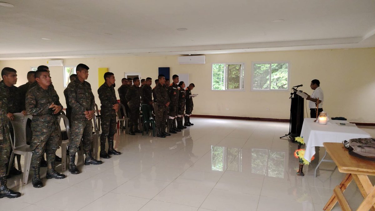 RelCiv's tweet photo. A través de feligreses de la Iglesia Católica de San Benito, Petén, en sede, Puestos de Mando, Destacamentos Militares y Centros de Operaciones Interinstitucionales de las Áreas de Operaciones de la Primera Brigada de Infantería “GLGL”, se llevó a cabo servicio religioso católico https://t.co/v9NDN7QDFu
