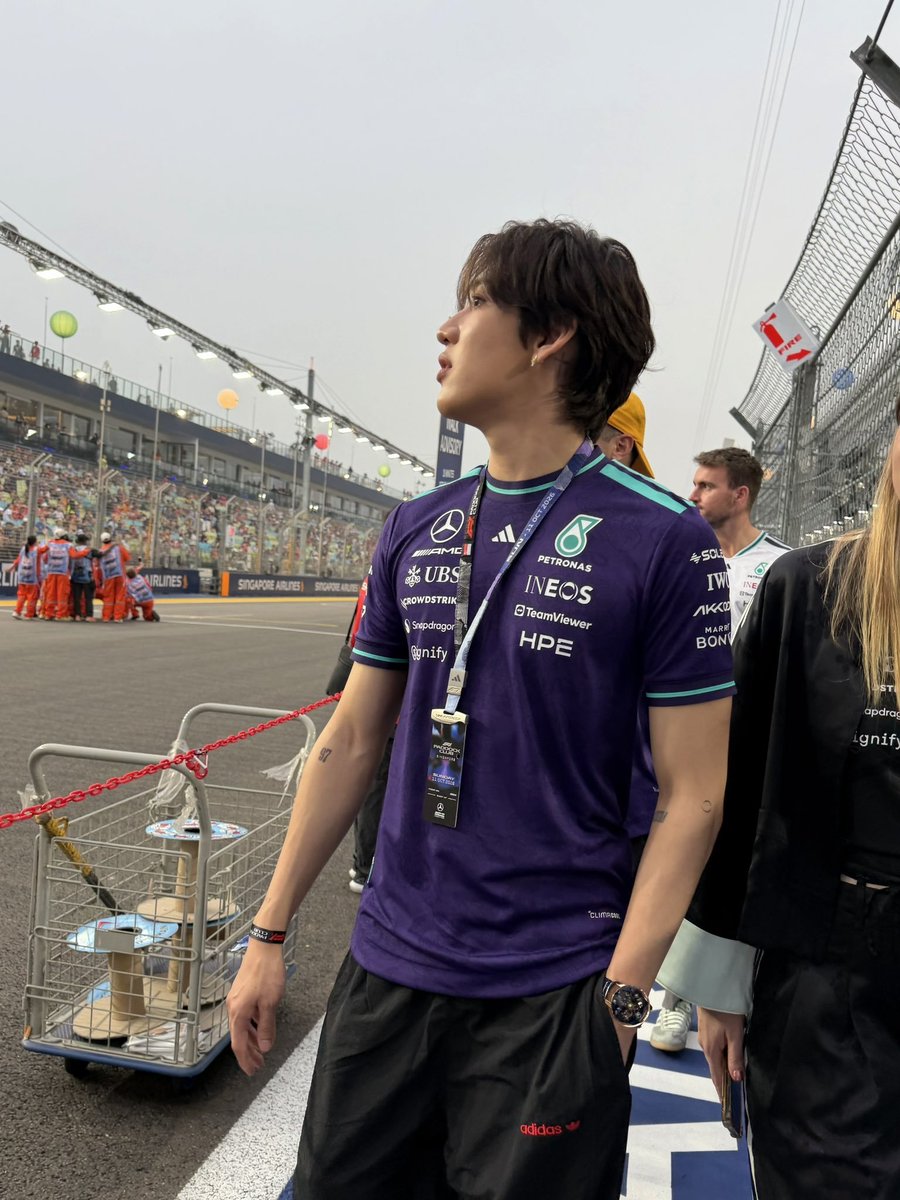 chibbiadi's tweet photo. bambam at the pit lane walk 

#BamBam #뱀뱀
#F1 #adidasMotorsport https://t.co/0XhIEfvAAB