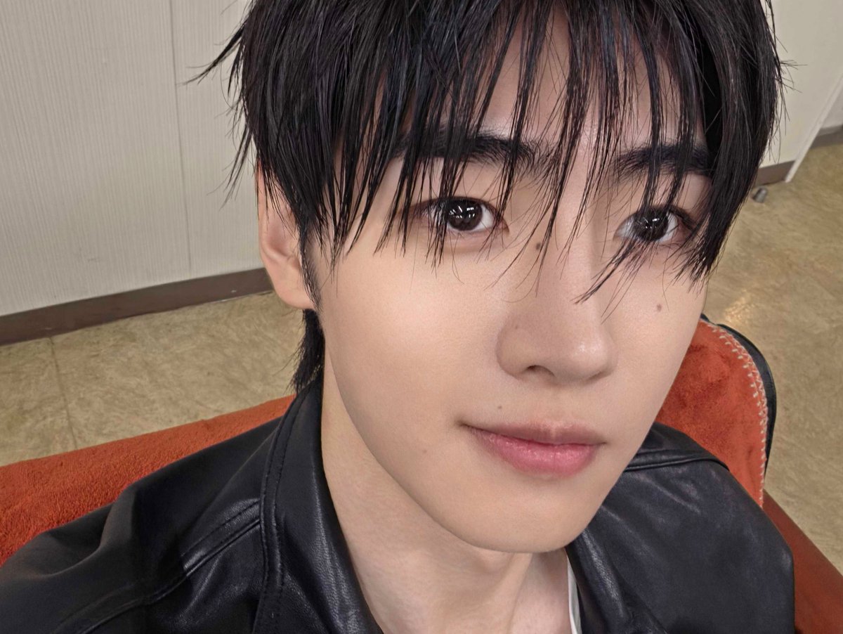 hyeonay_'s tweet photo. dapat pap ganteng lagii hihihiwww 🫶🏻 https://t.co/rHr0nSxcA1
