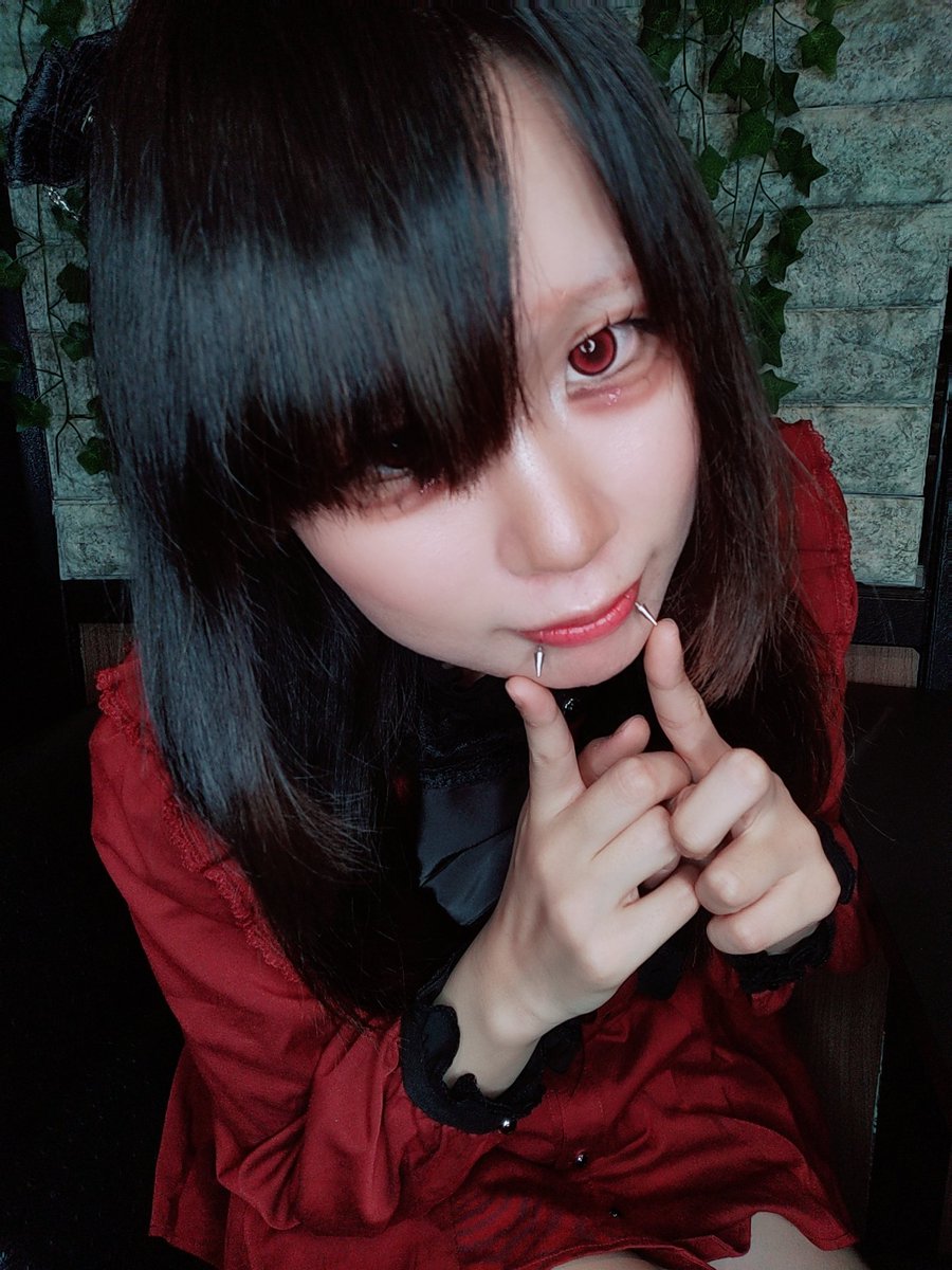 eresia_opera's tweet photo. おきゅおわ！ドリンクもショットもありがとうございました^ᴗ ̫ ᴗ^♩
真っ赤のおぺらでした✋🤩
わんこそば特典でチェキもブロマイドも選んでくれて嬉しかったよーー😭💖
そしてなんと！わんこそば2位になりましたー！！女の子が1位と2位飾ってるの面白すぎるからね🫵🏻 https://t.co/MpZmD2uf8m