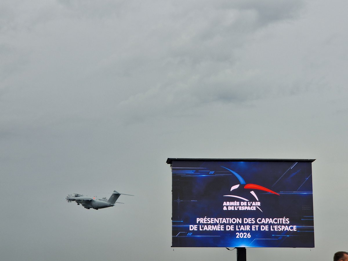 olvrstn's tweet photo. Très impressionnante démonstration des capacités de l'Armée de l'Air et de l'Espace sur la BA 105 d'Evreux.
#Armée #Nation #IHEDN #souveraineté #France https://t.co/B4rPRymMdU