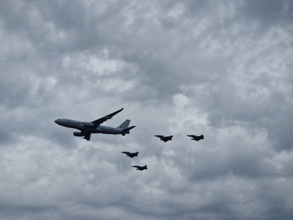 olvrstn's tweet photo. Très impressionnante démonstration des capacités de l'Armée de l'Air et de l'Espace sur la BA 105 d'Evreux.
#Armée #Nation #IHEDN #souveraineté #France https://t.co/B4rPRymMdU