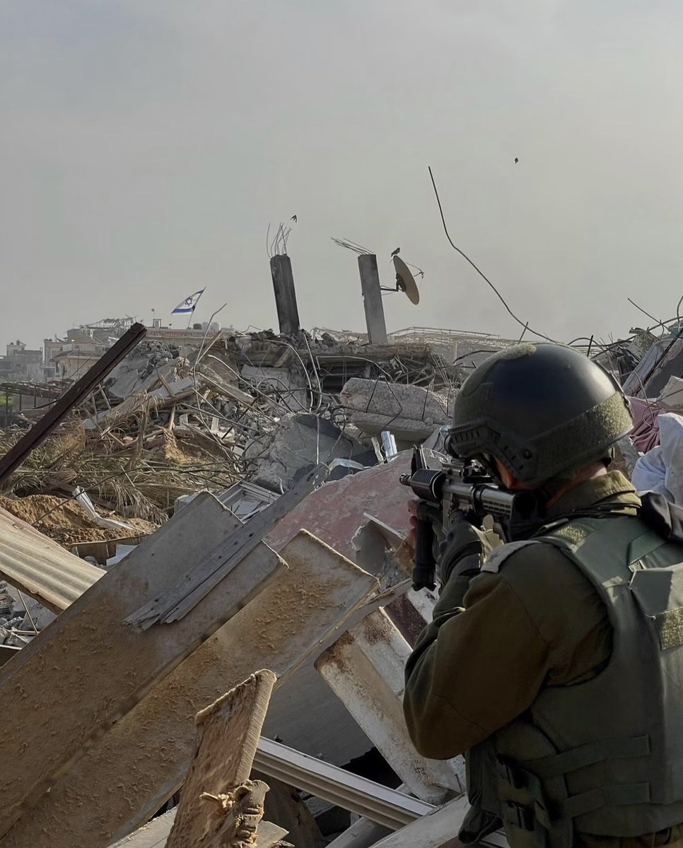 EDEN69m's tweet photo. Do you truly stand with Israel? 🇮🇱 

Yes or no

Tell me I’m a comment 🇮🇱🇮🇱❤️

#IDF #Israel #WomenInUniform #Gaza https://t.co/YO9nPHXJtV