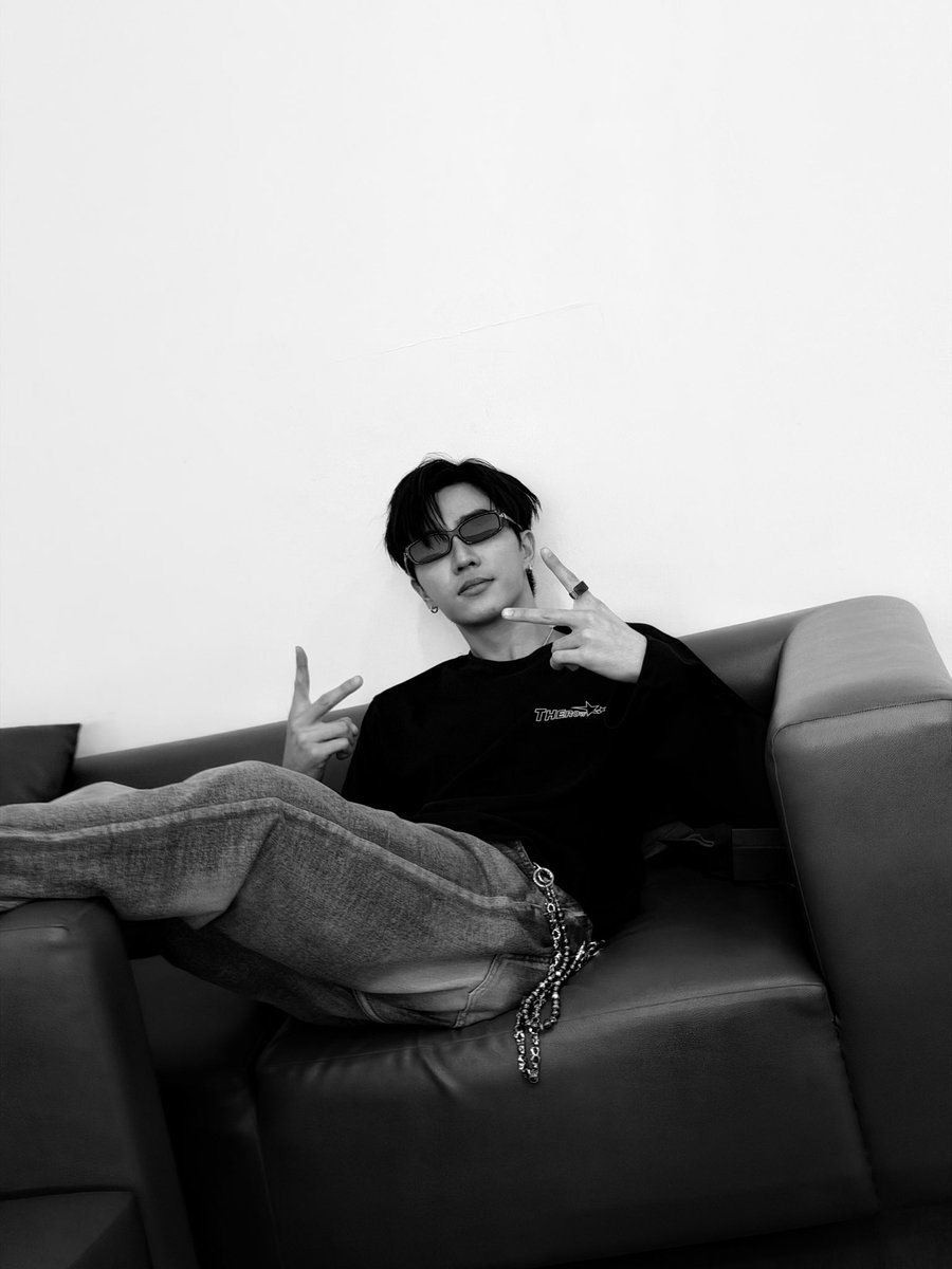 perthppe's tweet photo. วันนี้อขบคุณมากๆนาา เดินทางกลับบ้านปลอดภัยนะครับ โคตรรักเลยยยย พักผ่อนเยอะๆนาาา🙏🏻🤘🏻🤍🖤

PSD DEVILS LANDMARK 2026
 
#GMMTVFANIVAL2026HappyFamilyxPS https://t.co/tdTsTeyblS