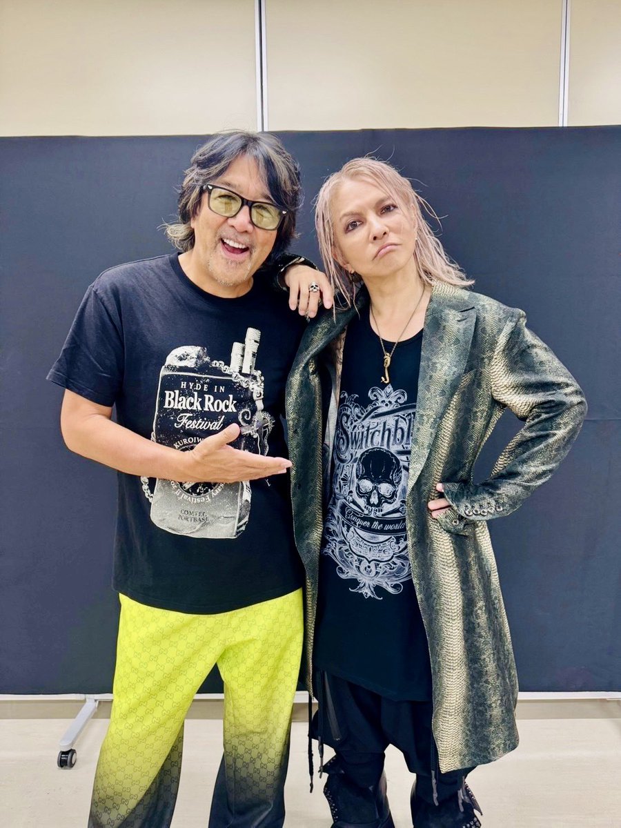 kuroiwa_tadakaz's tweet photo. L'Arc〜en〜Ciel35周年アニバーサリーライブ！！
代々木参戦致しました！！
HYDEさんのボーカル力！！
kenちゃんのギター🎸
tetsuyaのベース🎸
yukihiroのドラム🥁
全てが最高レベルでした！！
これから全国をL'Arc〜en〜Ciel回りますが、各エリアのルシエルの皆様！！最高ですよ！！
期待大でお待ちください！！

終演後の2ショット写真のお裾分けです😊

@LArc_official 
@HydeOfficial_ 
@kuroiwa_tadakaz