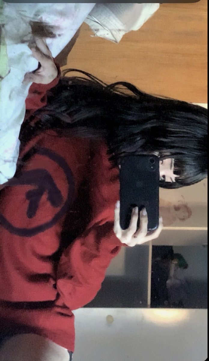 defmyyy's tweet photo. aquela amiga que muda até de dna https://t.co/VwH6n50f0g