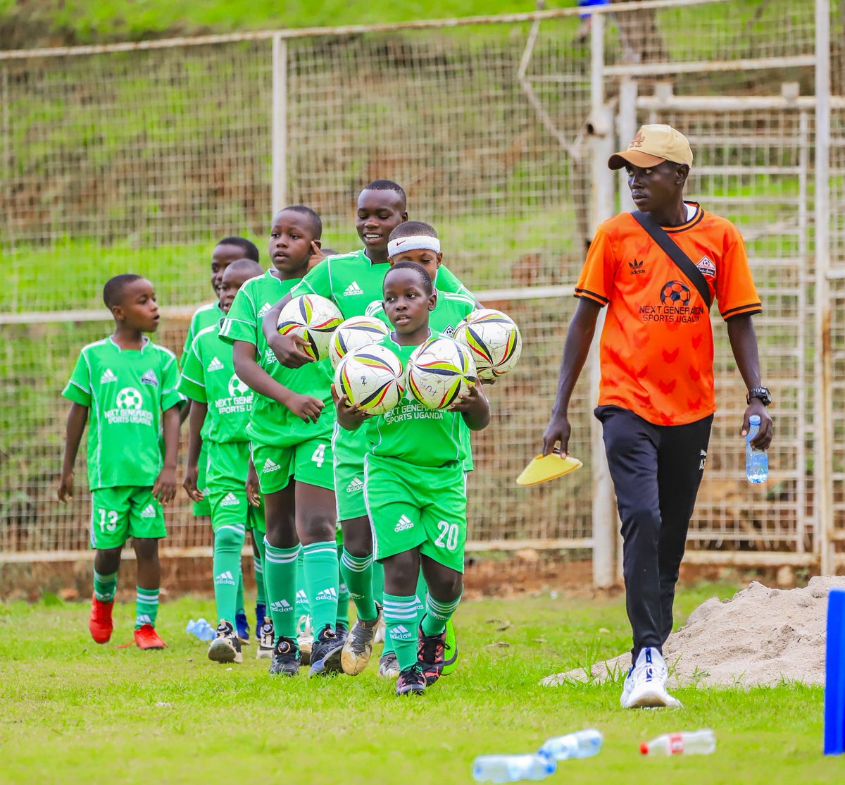 NGSportsA's tweet photo. A special day for the next generation. 🌟⚽️

Our academy players served as ball boys as St Mary’s SA defeated Prosper SA (1-0) in the FUFA Juniors League Final at Wankulukuku. 🏆

Big thanks to @OfficialFUFA for the opportunity to be part of the action. 🙌 https://t.co/RNFgNTg3ya