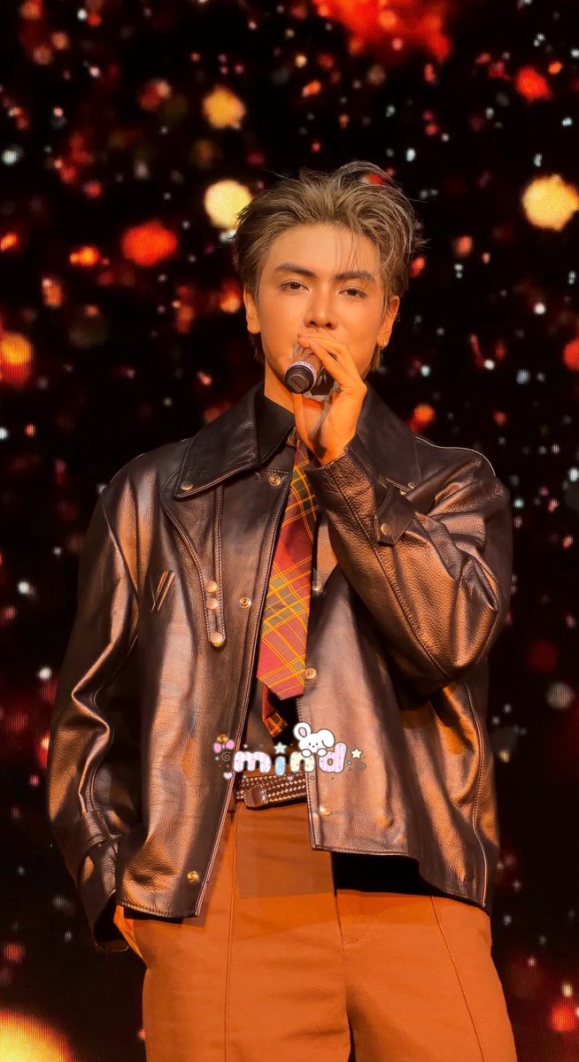 my29092002's tweet photo. handsome today 😭😭 

#JoongArchen #จุงอาเชน
#Joong1stFMinKualaLumpur https://t.co/nXc8Dnba3S