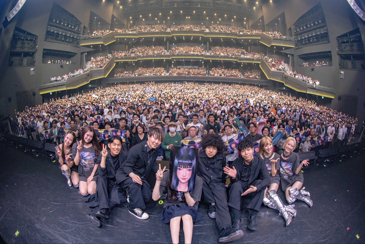 tuki_music_'s tweet photo. 東京1日目ありがとうございました！
久しぶりのライブだったけどぶち上がって最高に楽しかった✨
明日もよろしくね〜🌙
 #秋の修学旅行 https://t.co/Sc1ZX6Vpis