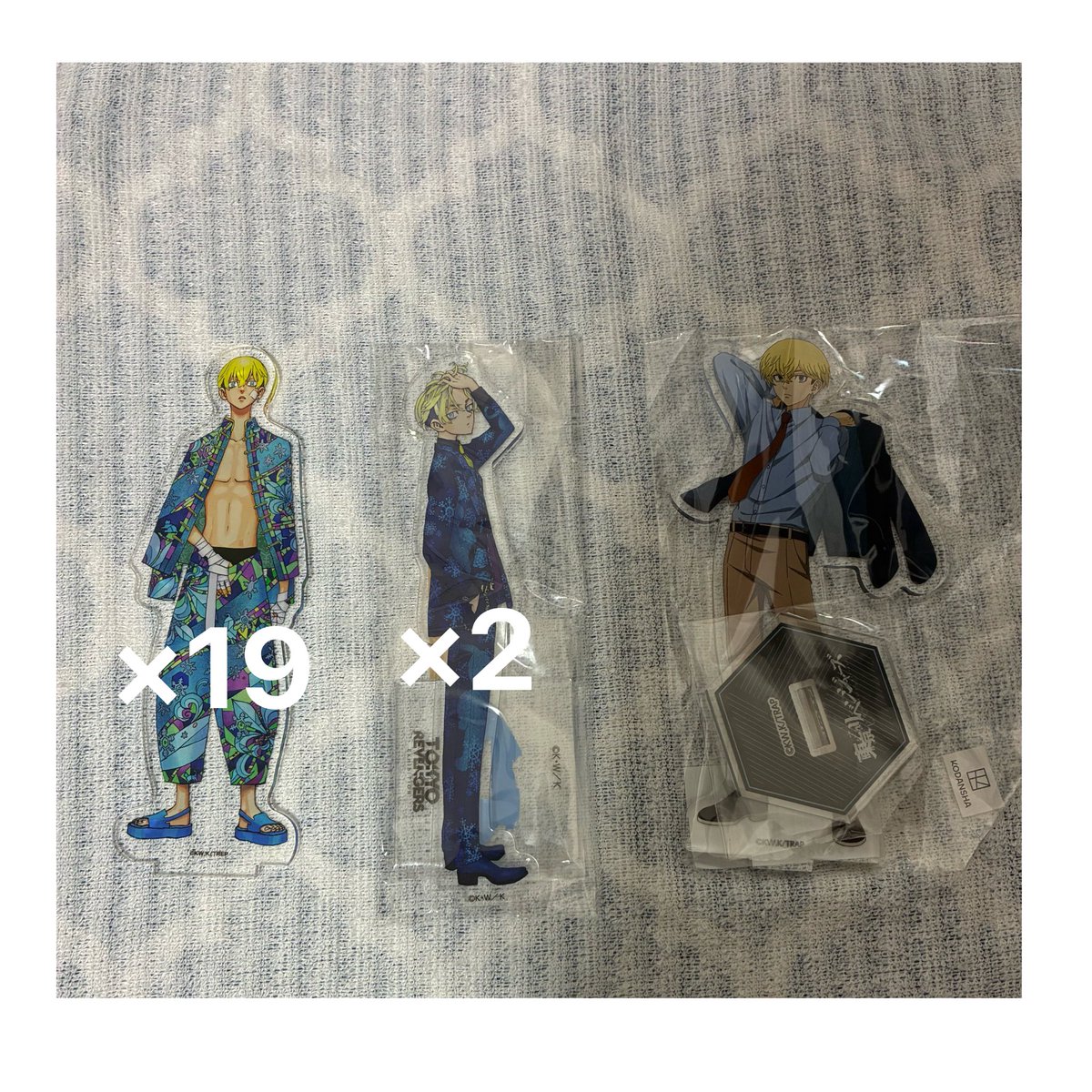 olirnz's tweet photo. @reika0426n はじめまして、夜分遅くにお声かけ失礼致します。
当方画像のものを所持しておりますが定価＋送料で買い取っていただけるものはございますでしょうか。
グッズの量が多いため、確認用のアドレス付き写真はdm移行後に送信させていただけたらと思っております。
ご検討いただけますと幸いです。🌸不在 https://t.co/wUF8xJoe01