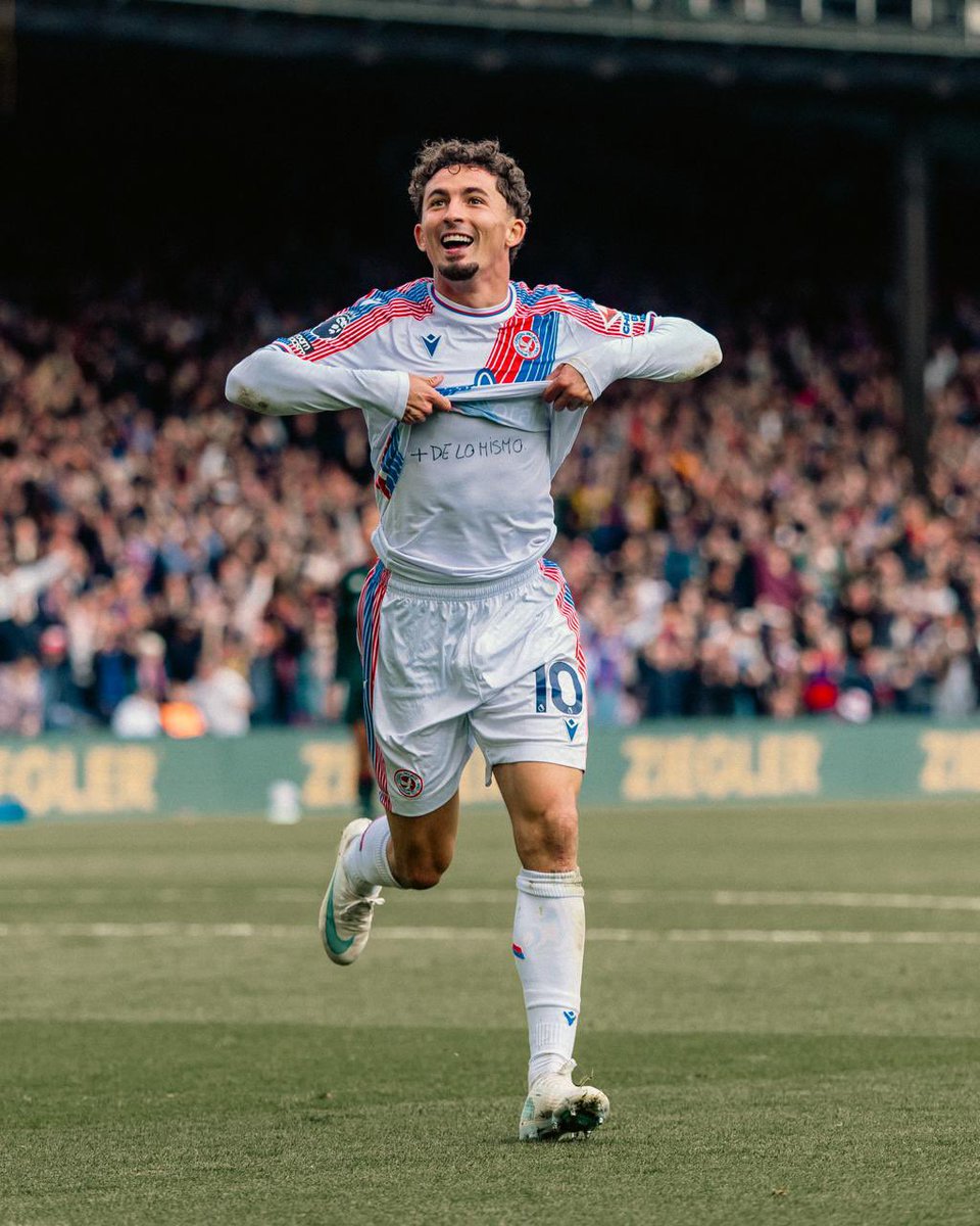Beulah12's tweet photo. To all the Forest fans singing before the game about having Glasner, how's that working out for you now lads? 😏❤️💙 https://t.co/rkoh26xcNy