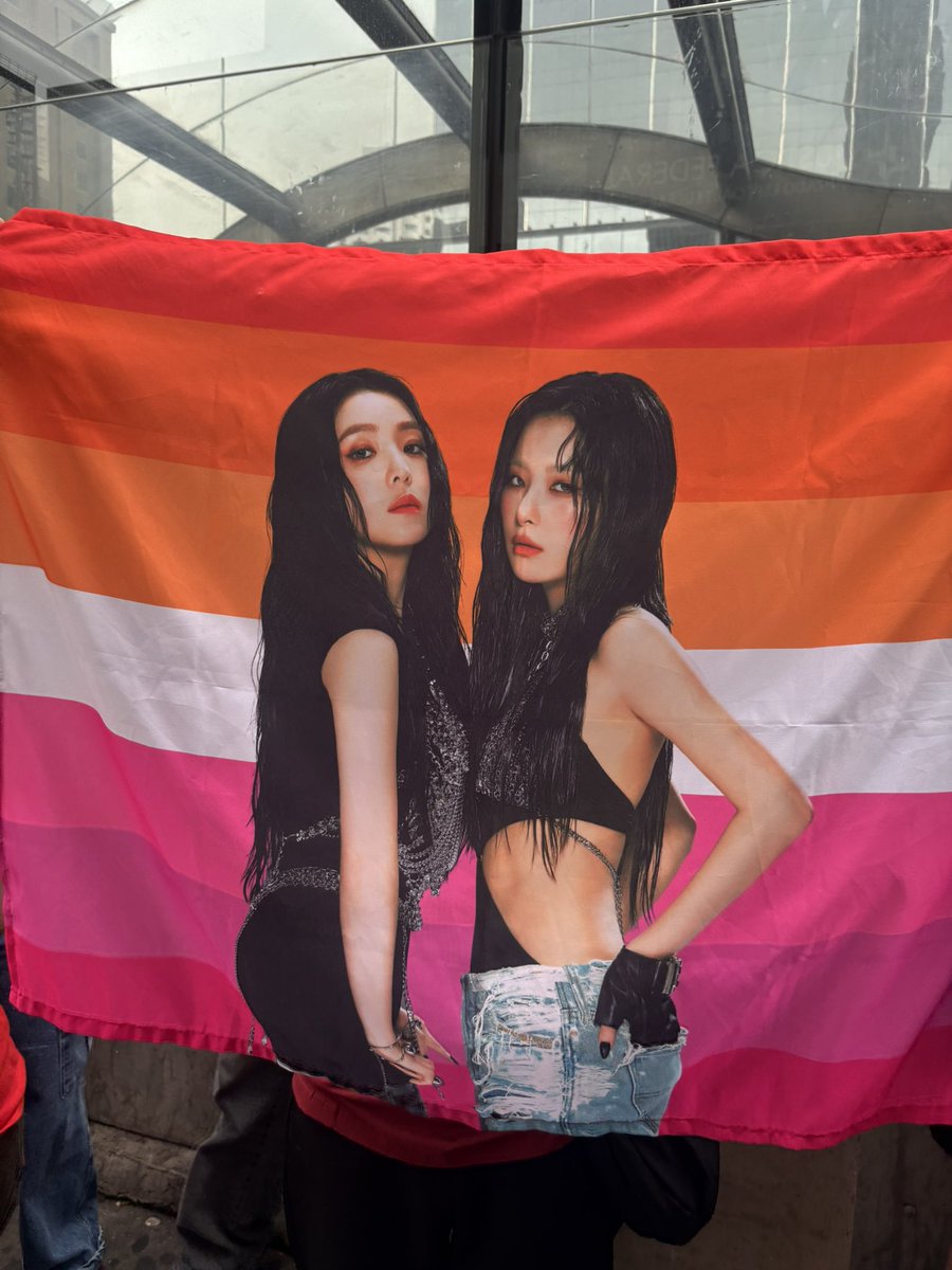 rvelvetsie's tweet photo. E VAI TER SEULRENE NA MANIFESTAÇÃO PELA DEMOCRACIA. É LULA 13 CARALHO!!!!!! https://t.co/e2oDMFSHsj