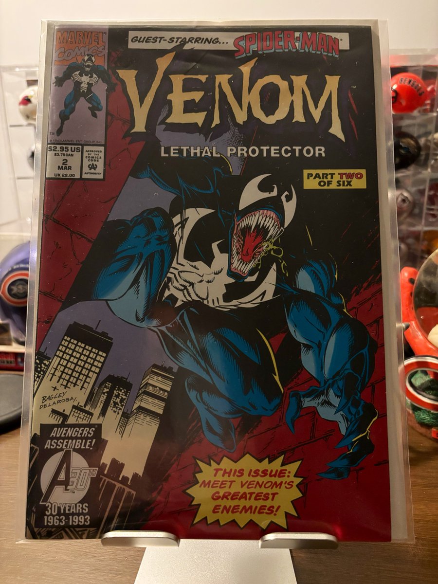 CanaDaBear1701's tweet photo. I was talking to @olifischer2 earlier this week about Venom when he was sharing some of his cool collection. Inspired me to find these (in an easily accessible longbox π). It's the "Venom: Lethal Protector" 6 issue mini series by David Michelinie & Mark Bagley.
#MyComics https://t.co/2BiroiyUmx