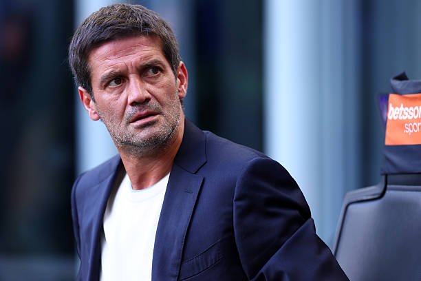 signoremustafa's tweet photo. Inter, son 10 yılda Avrupa'nın en oturmuş takımlarından biri.

Conte, Inzaghi ve şimdi de Chivu. Oyun kimliğini koruyup üzerine küçük dokunuşlar ekleyerek ilerliyorlar.

Bu sezon şu ana kadar yalnızca Real Madrid'e kaybettiler. Hoca değişiyor, ama Inter'in oyunu değişmiyor. https://t.co/WvsDBDETVT