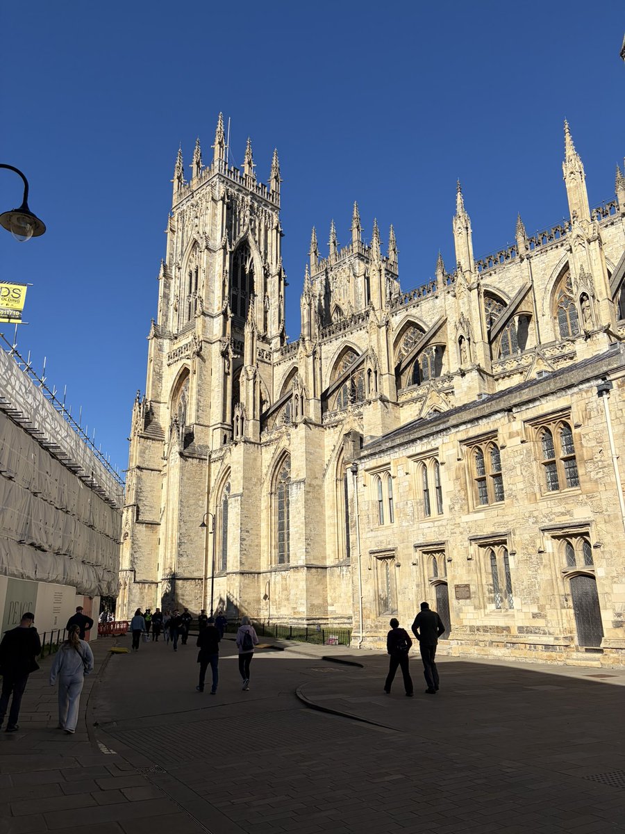 timorahilly's tweet photo. From the glorious Minster to 600 year old shops, the City of York is showing her wares in the Sunday morning sunshine. https://t.co/yMvqJTZceR