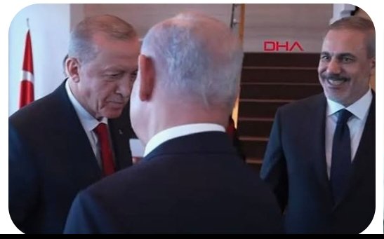 Mustafa18778673's tweet photo. @Kapatokyal42526 Netanyahu,yu  görünce agzı kulaklarına varan hakan fidanmı https://t.co/YGM65xmD4Z