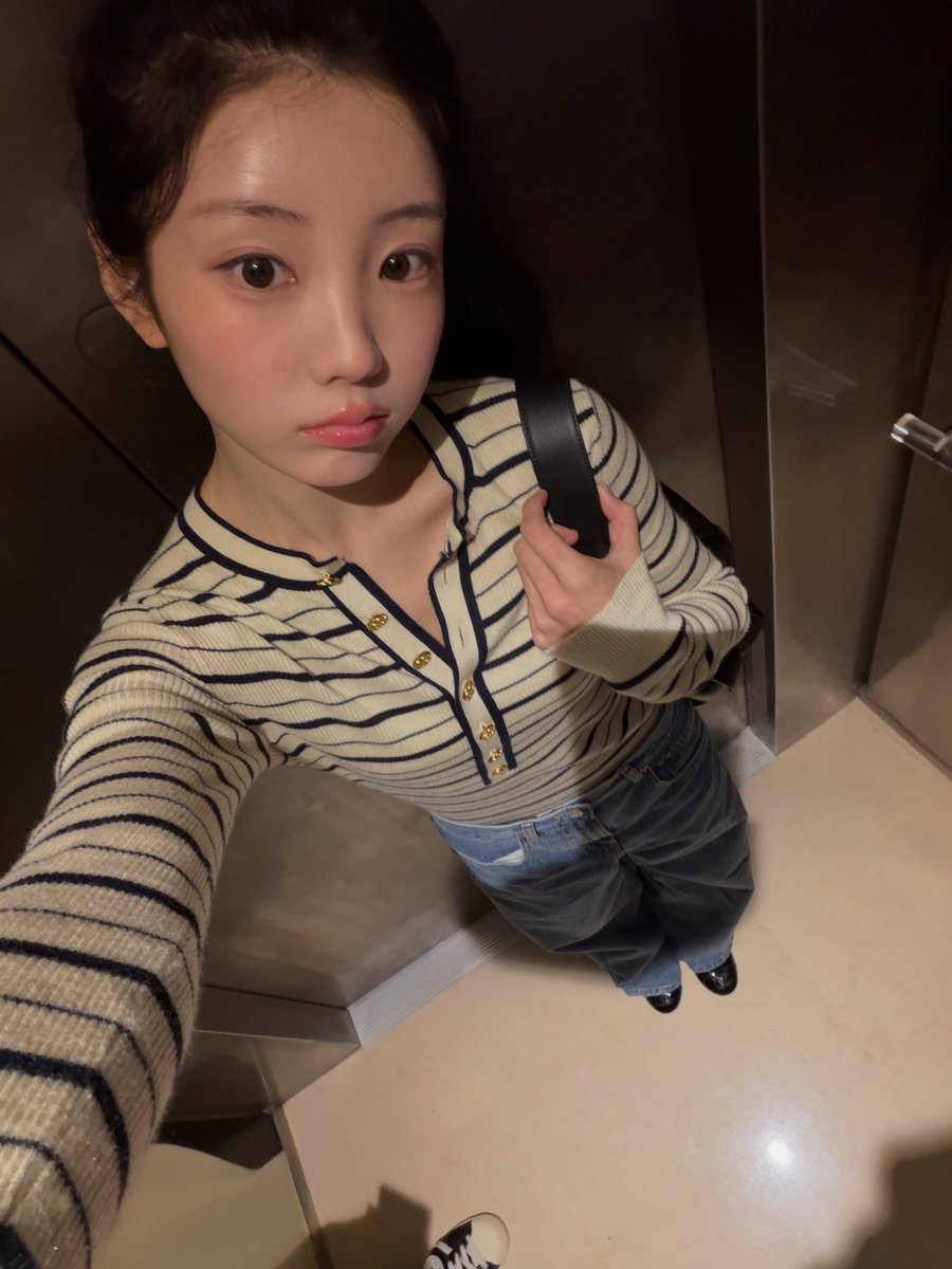mywonh33's tweet photo. 헐 이고 원희 셀프메이크업이래 https://t.co/9usmqt3a8z