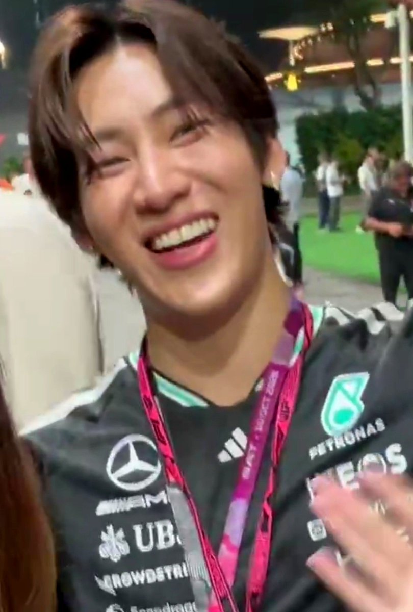 TeamYouTubeBB's tweet photo. คีย์เวิร์ดใหม่!! มาๆ จัดจ้า
งาน adidas Thailand x Mercedes
the Official Formula 1® for Singapore's Grand Prix

BAMBAM AT FORMULA 1
#BamBamxadidasxMercedesF1 

คิดถึงกัน(ต์) #BamBam @BamBam1A
แวะหาคนน่ารักหน่อย🥰 https://t.co/9VB3LEG7jk