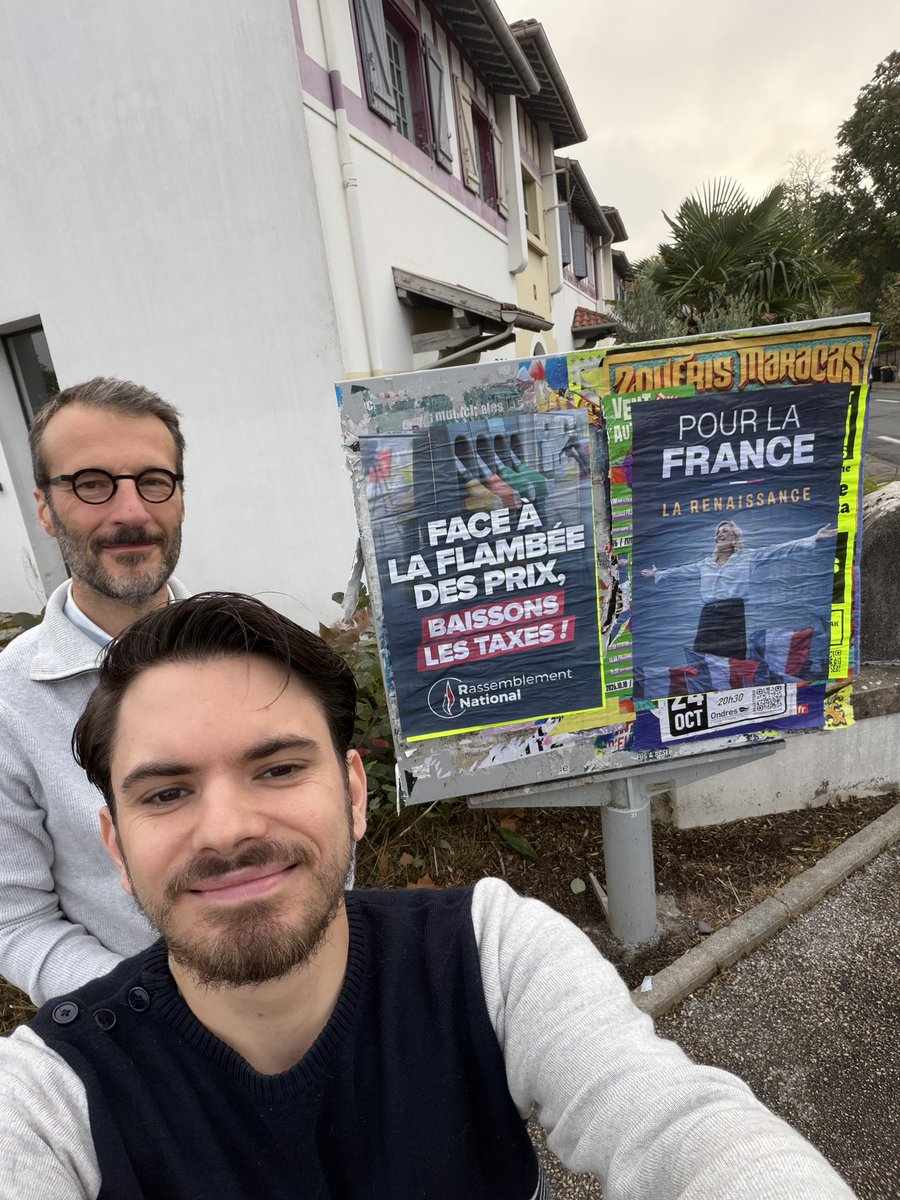 JarraudT's tweet photo. Sur le terrain ce matin ! 

À #Bayonne, nous affichons la renaissance de la France portée par @MLP_officiel ! 🚀🇫🇷 https://t.co/xq1N3rq4Ri