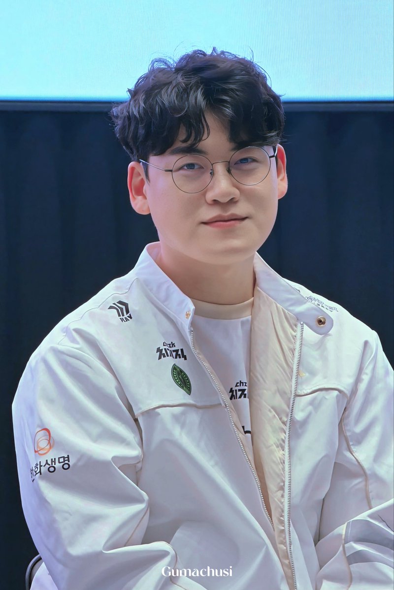 guma_chusi's tweet photo. 261011
HLE Worlds 2026 Send-Off Ceremony

Our precious 🐻✨

#Gumayusi #구마유시 #이민형 https://t.co/ngvtyG27Bz