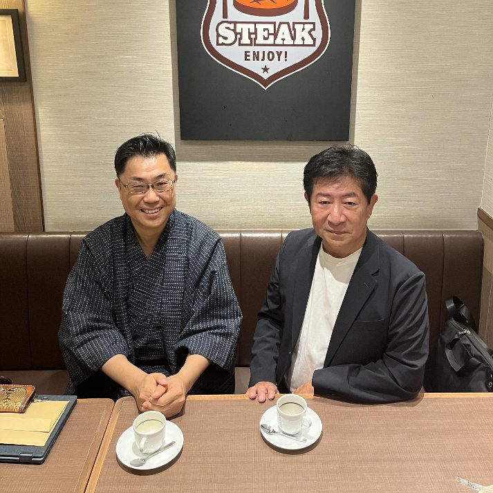 博多駅前にて荒木会長と珈琲。
今日の珈琲勉強会の講師は、原口青果の原口真樹社長。
生鮮食料品を国産で頂ける意義。食の安全について学びました。有難うございました。
上京します。
