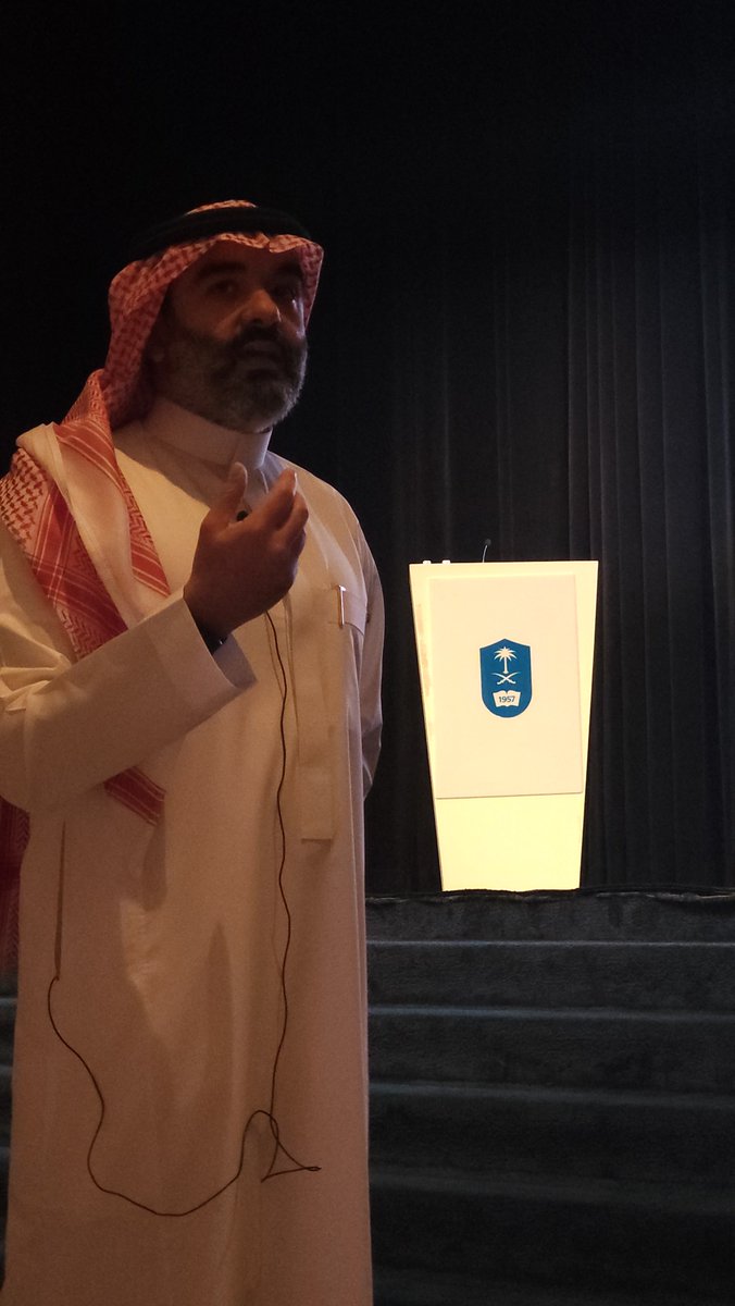KsuMhS's tweet photo. لما جاء وزير الاتصالات لجامعة الملك سعود كان يتكلم عن التعلم وتحدث كتاب العادات الذرية وعطى بعض الطلاب نسخ منه.

اشتريت هالكتاب عربي وانجليزي، وصدقا الكتاب اللي من فترة لفترة اعيده وكل مرة احس اني تعلمت شيء جديد، كتاب رهيييب.

احد قد قراه؟ https://t.co/EZQcLwyXJE