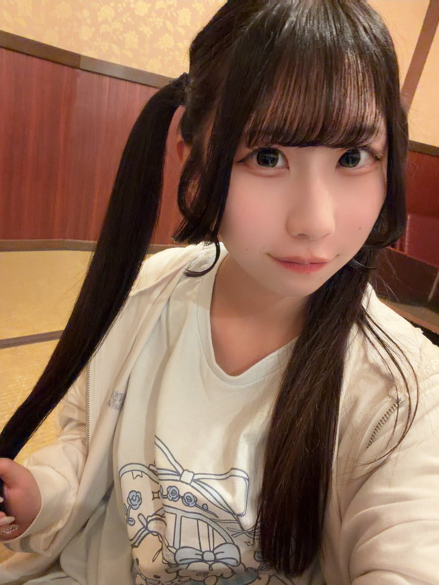 snyan_'s tweet photo. 群桐祭ありがとうございました！！
久しぶりに踊れて、みんなのコールも名前呼んでくれてる声もとっても嬉しかったし楽しかったです😭💖
次は11月14日の荒牧祭があるのでそこでお会いしましょう！！！
そこでは昨年同様サイン付きドリンクとチェキが販売されるとかなんとか……
お楽しみに🎶 https://t.co/pmCxCz47qt