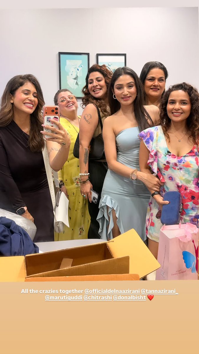 donalbishtstar's tweet photo. Our Stunning Queen👑 @DonalBisht at Launch Of @cincinindia Goregaon ✌🏻🎉
Pure radiance! ✨ My queen literally stole the show with her elegance and that mesmerizing glow. What a beautiful evening of celebration. 💖#DonalBisht #Glamour #GlowUp #QueenVibes #Events #Radiance #Elegant https://t.co/IAzFrSkECM