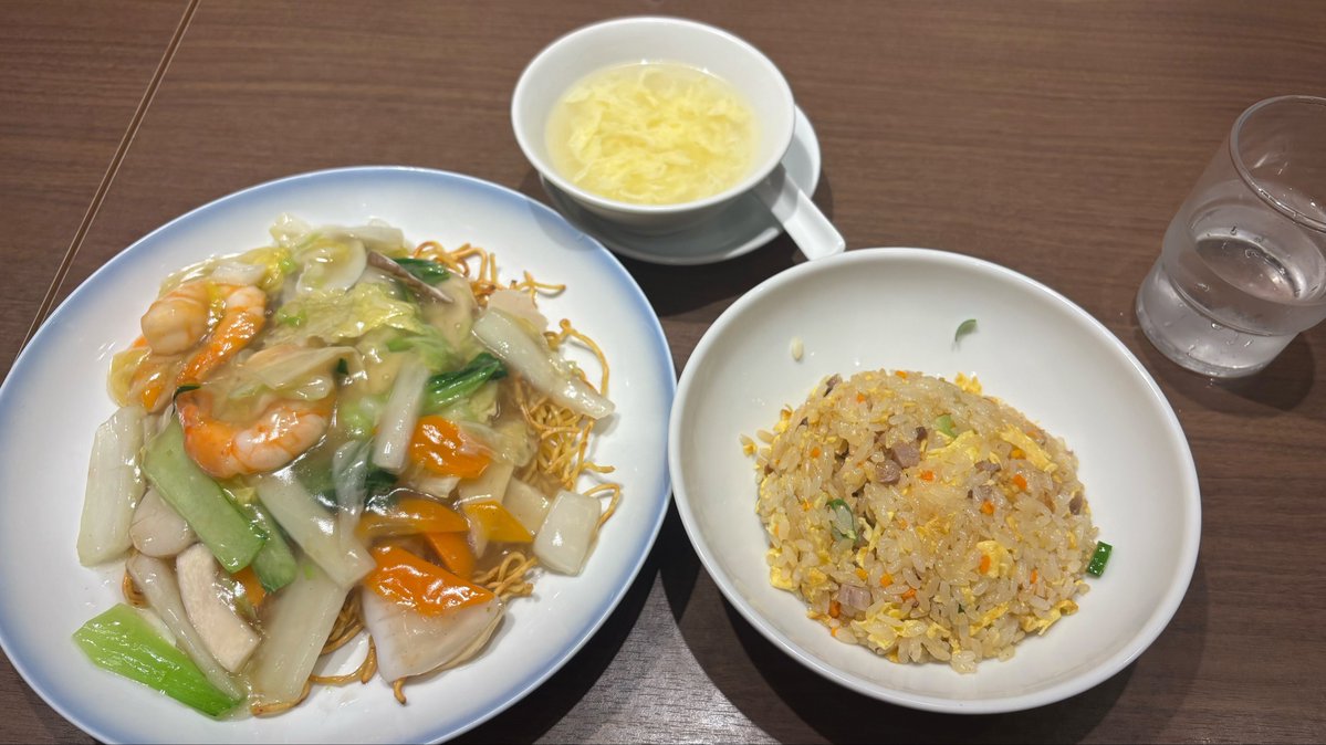 seijo1925's tweet photo. 夕食は551のレストランで https://t.co/JNlTN3TqD7