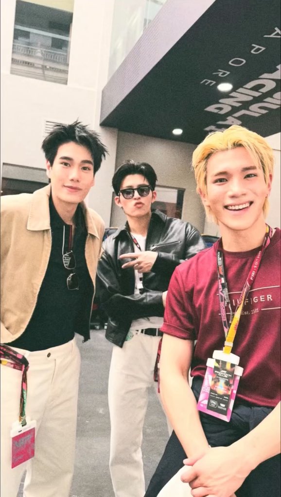 ppnarawinz's tweet photo. 📸 fourth.ig igr

Here for🙌🚦 @TommyHilfiger x @Cadillac_F1

PONDPHUWIN TOMMYCAD F1

#TommyHilfigerxPond
#TommyHilfigerxPhuwin 
#TommyHilfigerxCadillacF1
#TommyHilfiger #TommyFamily 
@ppnaravit @phuwintang 
#ปอนด์ภูวินทร์ #PondPhuwin https://t.co/A5mu0tjkzZ