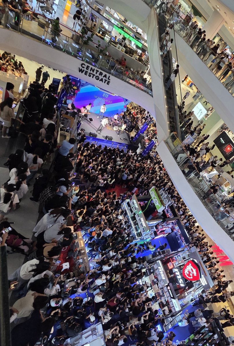 ChadaMhz's tweet photo. เซ็นทรัลเวสเกตมีนนท์ธนนท์แล้วววว มาเยือนเมืองนนท์อีกน๊า
#TechPlayground2026xNONT
#NONTTANONT https://t.co/EmzX8y2nuk
