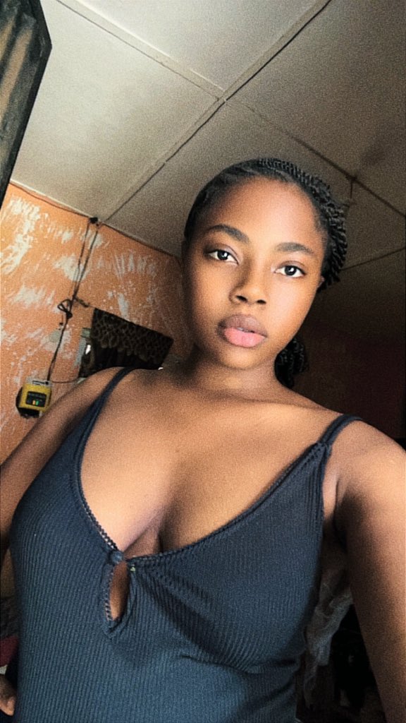 Morenirkyt's tweet photo. I decided to look sexy for my mutuals today 😛🌚if you are not my mutual then you are missing out https://t.co/gGz3Jga31q