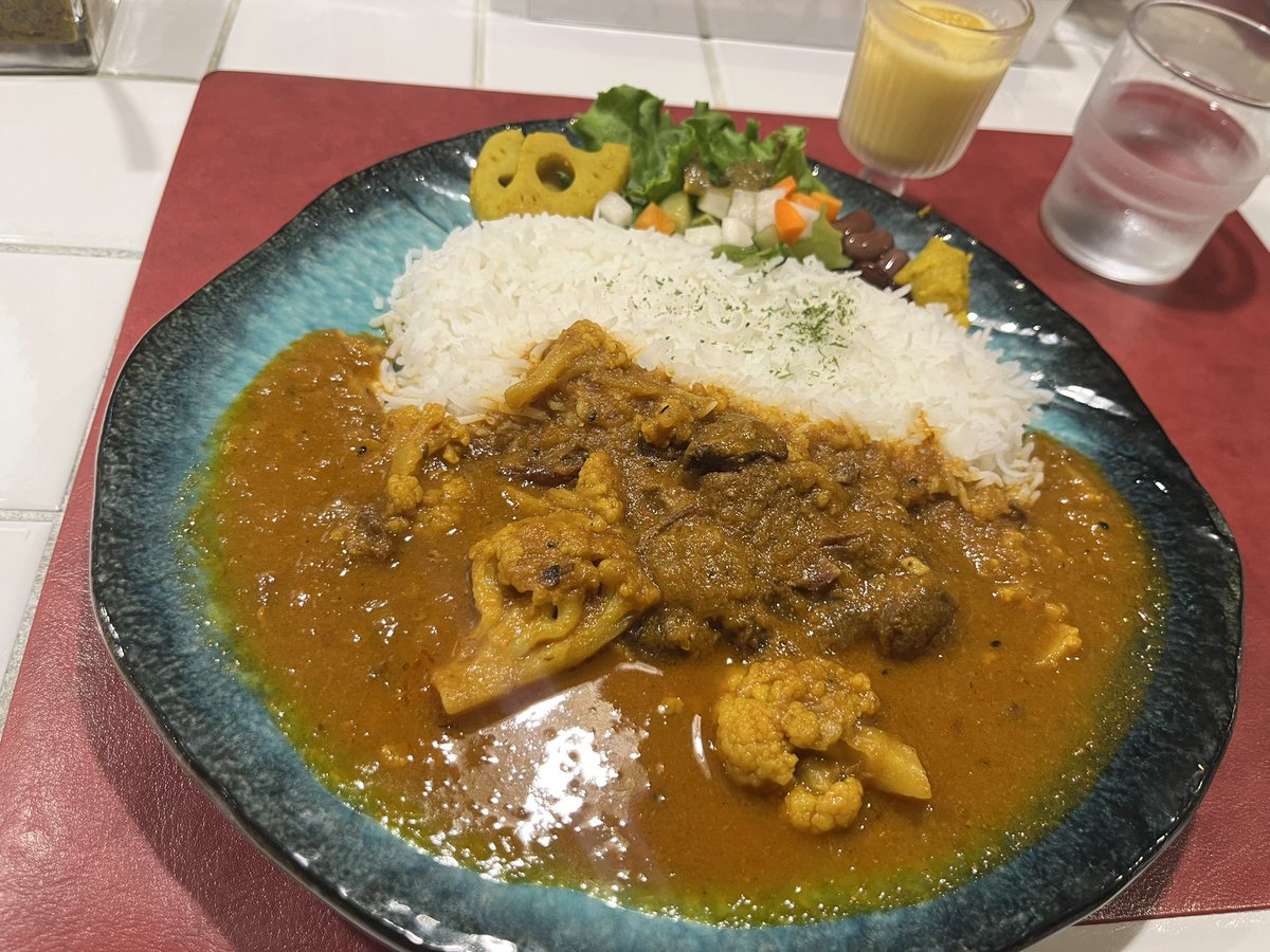 daaaaaausagi's tweet photo. 飯田橋　アルクロード

どうしてもさらっとしたスパイスカレーが食べたくて、再びアルクロードへ。
マトンとカリフラワーのカレー、1,200円。 https://t.co/CHABfUJ5kF