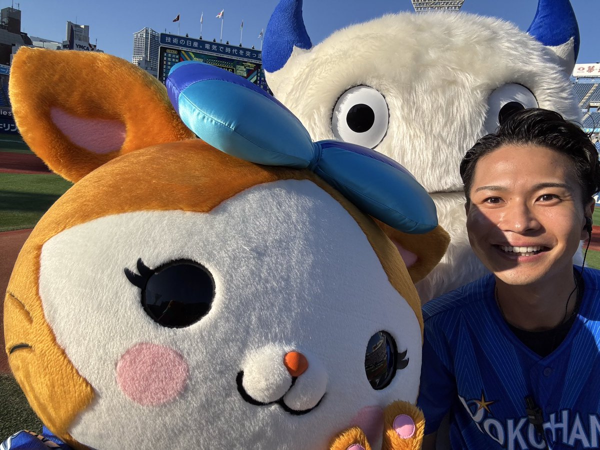 mickey_thm's tweet photo. 激レア！？
キララがパシャリ⭐️
私とバートも一緒に✨✨

#baystars https://t.co/CZPjTneI9W