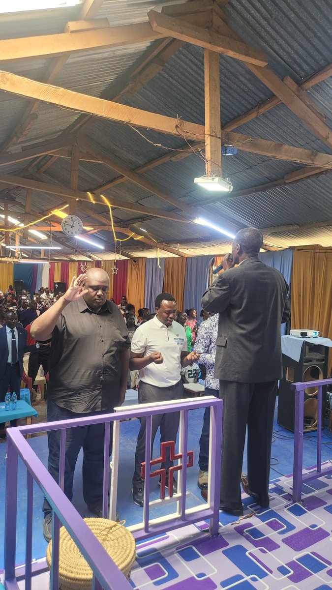 bobomamo's tweet photo. Today, I joined Dagoretti North MP Aspirant Titus Makhanu @QcMakhanu for a church service. It was a great chance to thank God for all the blessings and how far he's taken us through this politcal journey. Mbele kuzuri.
@abbiezuena @edwinsifuna @CGisairo @HEBabuOwino @CaroliOmondi @KibagendiToni